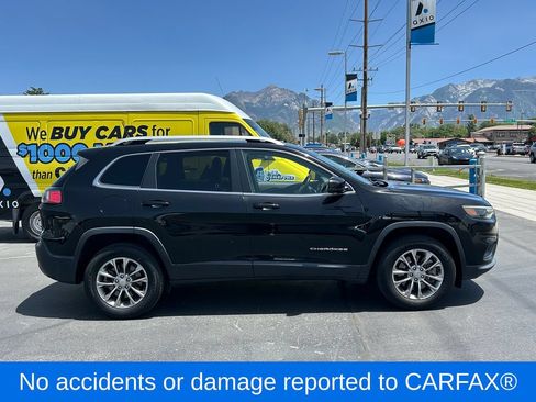 Used 2019 Jeep Cherokee Latitude Plus w/ Comfort/Convenience Group AWD/4WD image 2