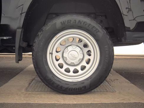 Used 2023 Chevrolet Colorado W/T image 13