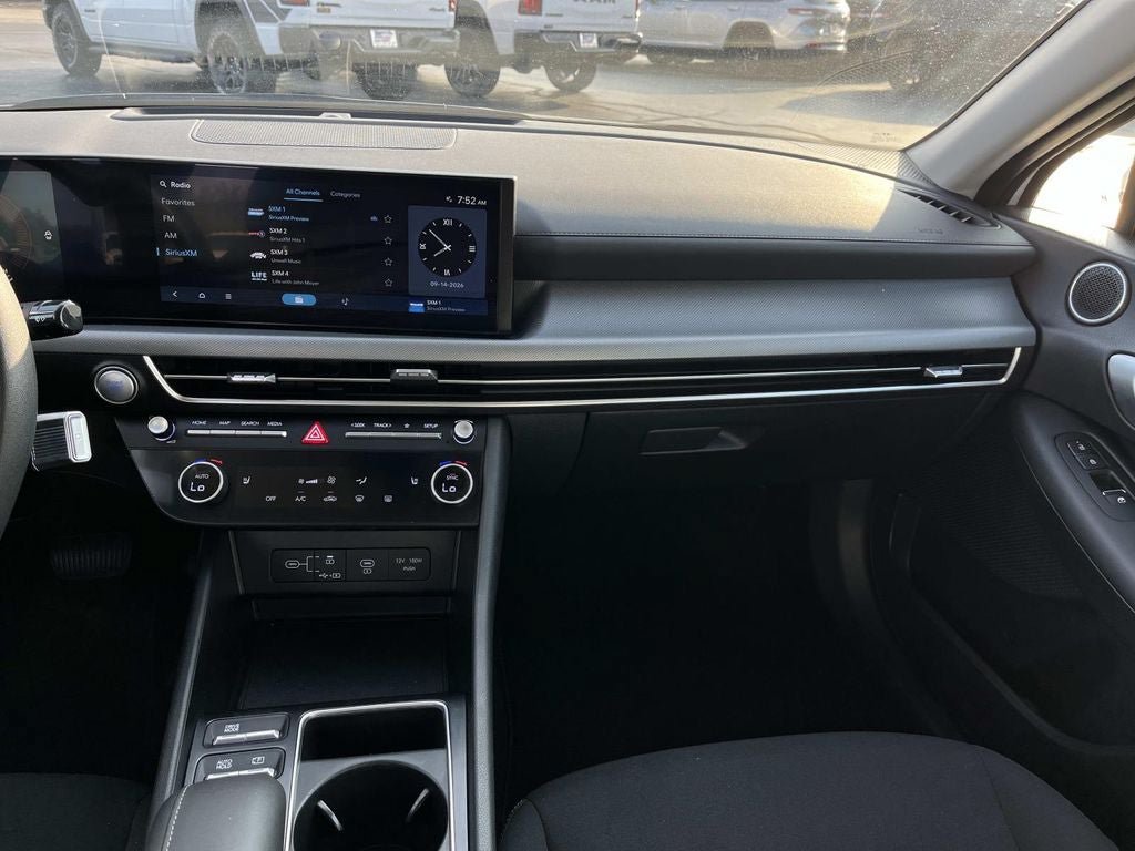 Used 2025 Hyundai Sonata SEL FWD image 11