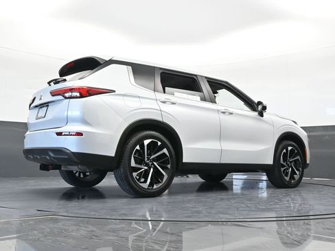 Used 2022 Mitsubishi Outlander ES image 60