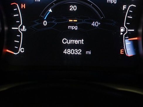 Used 2020 Jeep Compass Latitude image 32