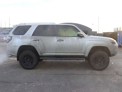 Used 2016 Toyota 4Runner SR5 image 4