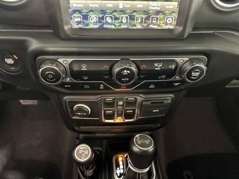 Used 2023 Jeep Wrangler Unlimited Sahara AWD/4WD image 23