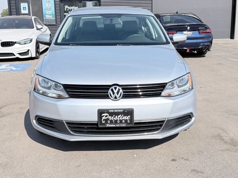 Used 2013 Volkswagen Jetta SE FWD image 3