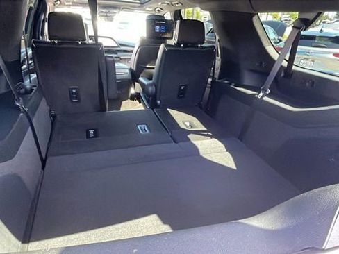 Used 2024 Cadillac Escalade ESV Premium Luxury Platinum AWD/4WD image 35