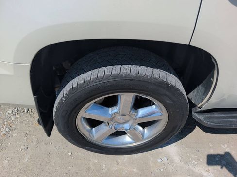 Used 2014 Chevrolet Tahoe LTZ AWD/4WD image 10