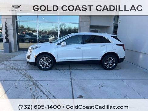 Certified 2022 Cadillac XT5 Premium Luxury image 2