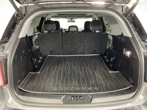 Used 2022 Ford Explorer XLT w/ Equipment Group 202A image 9