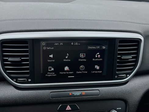 Used 2021 Kia Sportage LX image 9