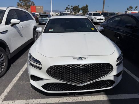 Used 2022 Genesis G70 2.0T RWD image 4