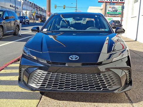 Used 2026 Toyota Camry SE image 2