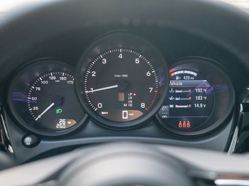 New 2026 Porsche Macan image 15