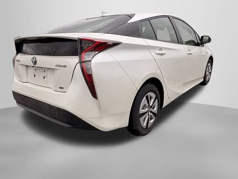 Used 2017 Toyota Prius Four image 9