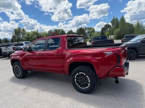 Used 2024 Toyota Tacoma TRD Sport w/ TRD Sport Premium Package AWD/4WD image 15