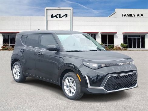 New 2025 Kia Soul LX image 1