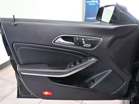 Used 2018 Mercedes-Benz CLA 250 250 image 9