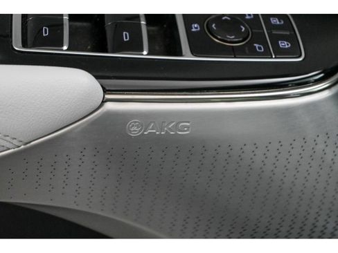 Used 2023 Cadillac Lyriq 2WD image 34