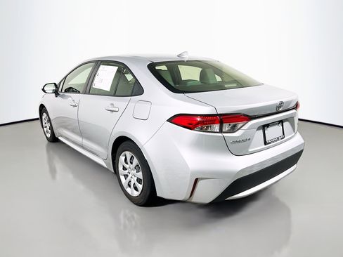 Used 2022 Toyota Corolla LE image 8
