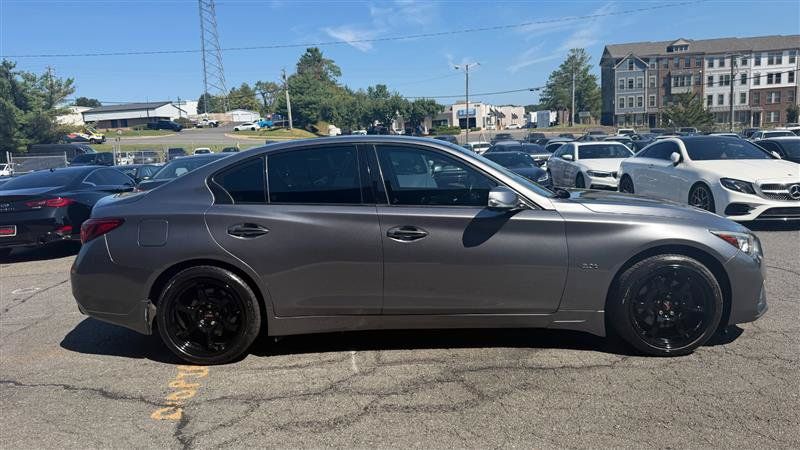 Used 2019 INFINITI Q50 Luxe w/ Essential Package (3.0T Luxe) AWD/4WD image 4