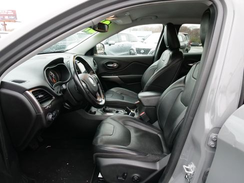 Used 2021 Jeep Cherokee Latitude Lux w/ Comfort/Convenience Group image 16