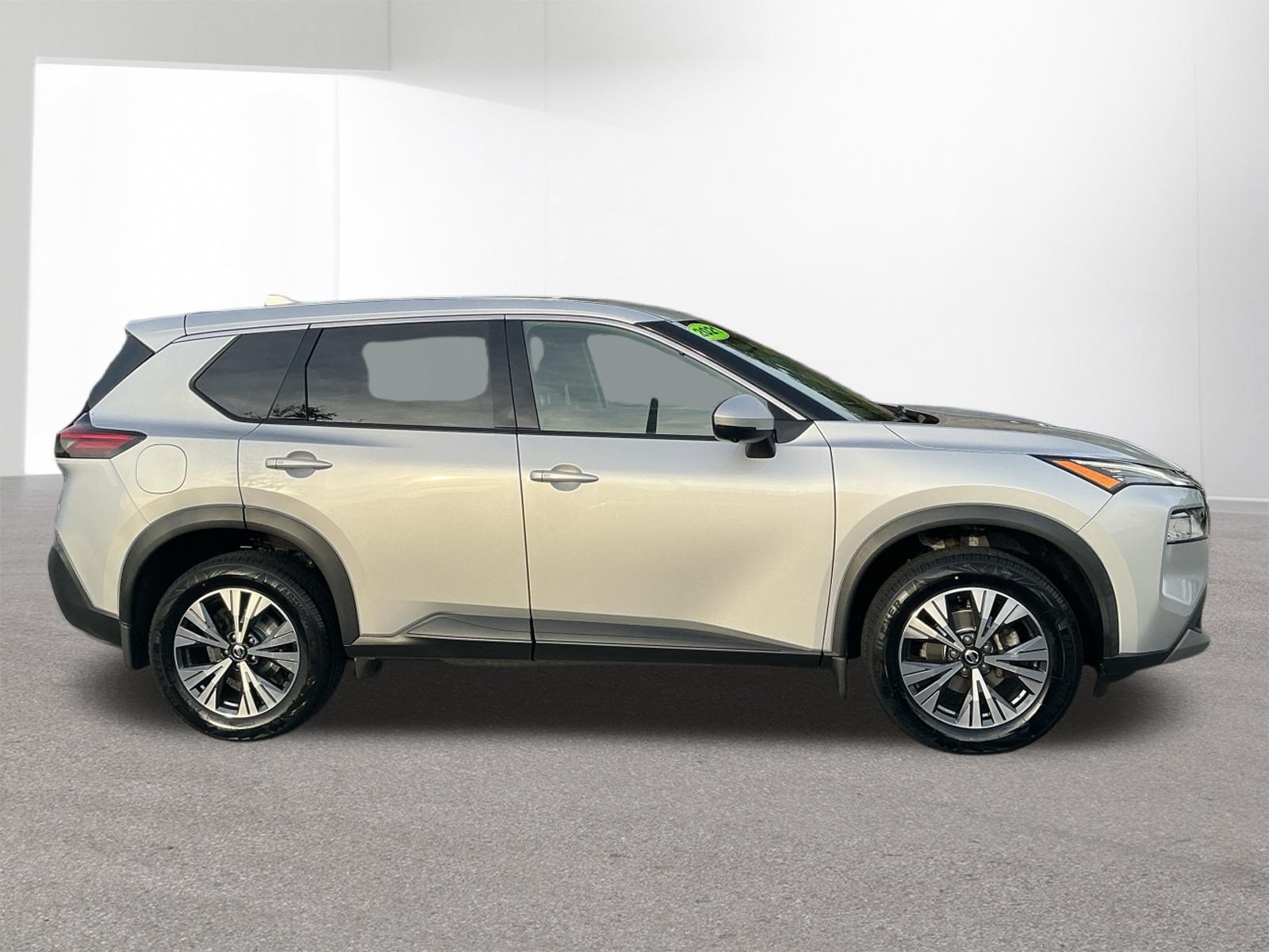 Used 2021 Nissan Rogue SV AWD/4WD image 2