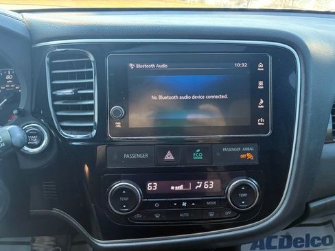 Used 2018 Mitsubishi Outlander LE image 12