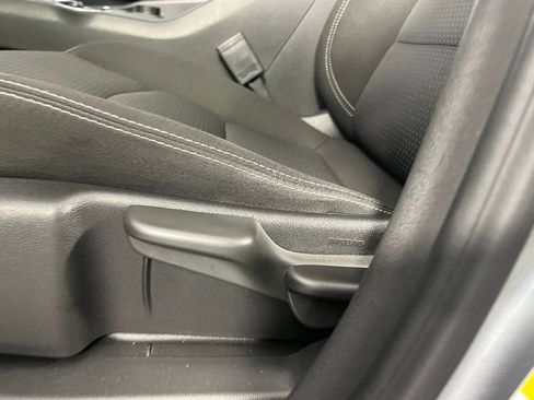 Used 2024 GMC Terrain SLE image 23