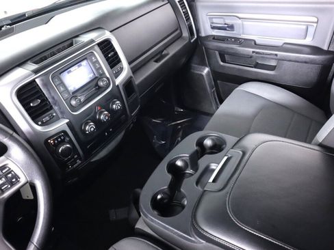 Used 2024 RAM 1500 Classic SLT AWD/4WD image 34
