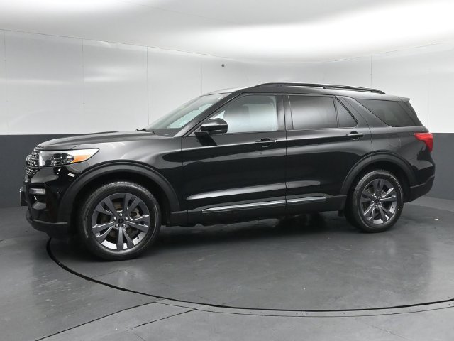 Certified 2024 Ford Explorer XLT w/ Equipment Group 202A AWD/4WD image 4