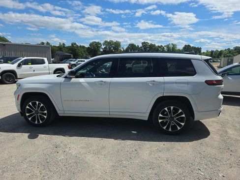 Used 2022 Jeep Grand Cherokee L Overland w/ Luxury Tech Group IV AWD/4WD image 5