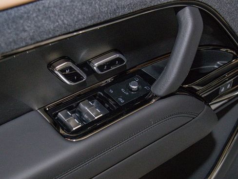 New 2026 Land Rover Range Rover Sport Dynamic SE image 14