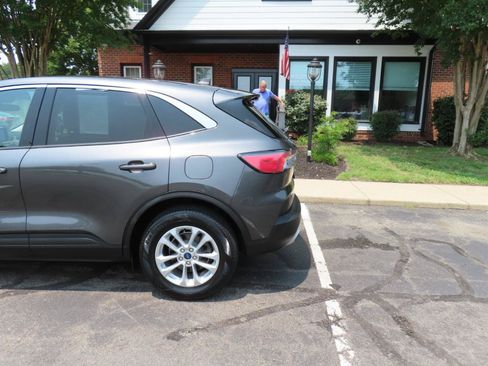 Used 2020 Ford Escape SE AWD/4WD image 4