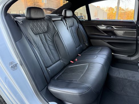 Used 2019 BMW 750i xDrive w/ Executive Package image 42