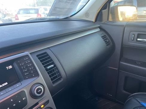 Used 2019 Ford Flex SE image 26