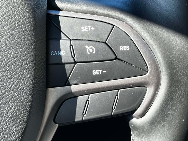 Used 2021 Jeep Grand Cherokee Laredo X AWD/4WD image 23