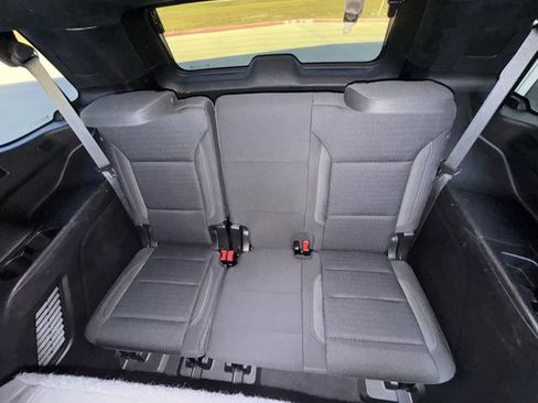 Used 2022 GMC Yukon SLE w/ Gmc Pro Safety Plus Package image 16