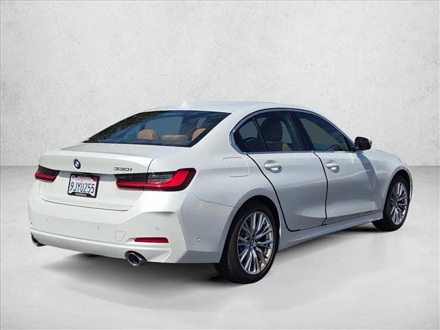 Certified 2024 BMW 330i Sedan w/ Convenience Package RWD image 4