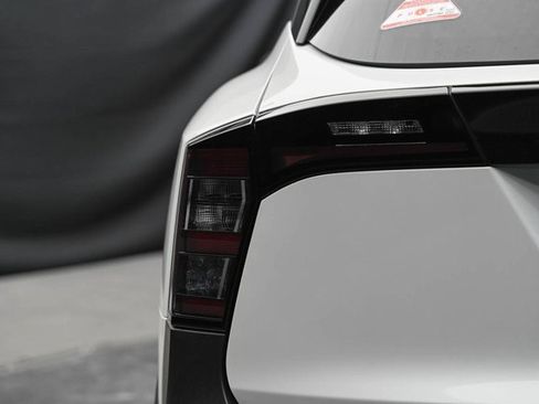 New 2025 Nissan Kicks SR image 12