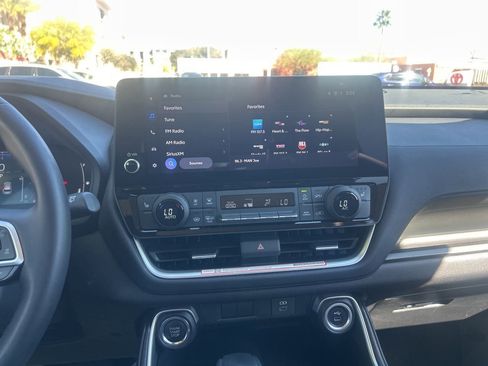 Used 2025 Toyota Grand Highlander FWD image 12