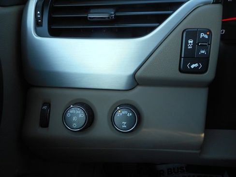 Used 2019 GMC Yukon XL SLT w/ Open Road Package image 9