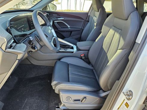 New 2025 Audi Q5 Premium Plus image 8