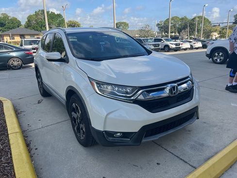 Used 2018 Honda CR-V Touring image 1