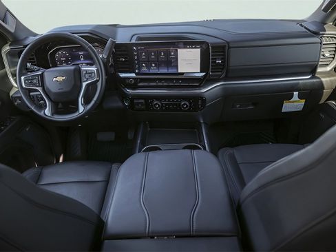 Used 2024 Chevrolet Silverado 3500 LTZ w/ LTZ Convenience Package image 28