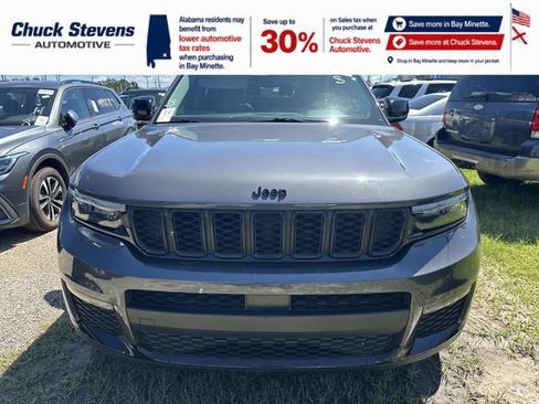 Used 2023 Jeep Grand Cherokee L Limited w/ Black Appearance Package RWD image 3