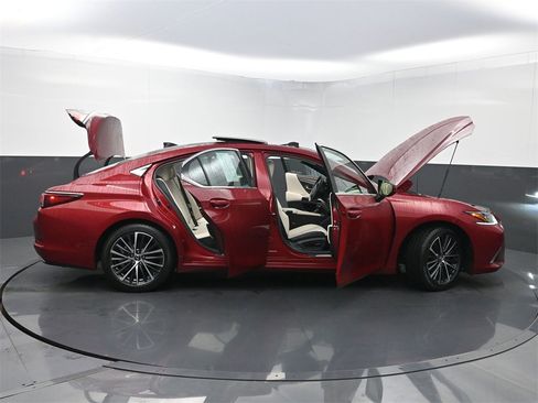 Used 2024 Lexus ES 350 w/ Premium Package image 38