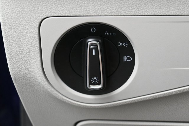 Used 2023 Volkswagen Tiguan SE w/ Panoramic Sunroof Package FWD image 15