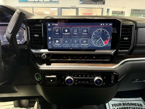 Used 2025 GMC Sierra 1500 SLT AWD/4WD image 18