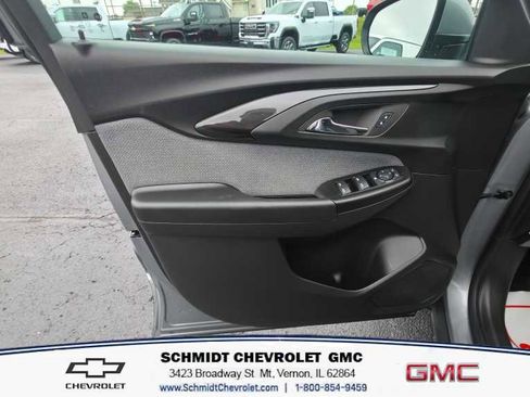 Used 2023 Chevrolet TrailBlazer LT FWD image 11