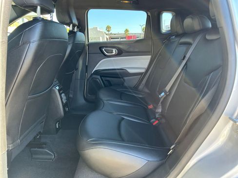 Used 2025 Jeep Compass Limited image 25