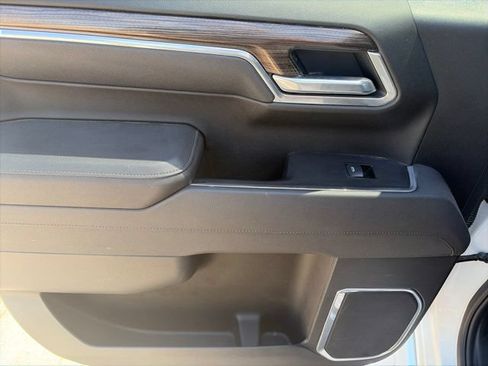 Used 2025 Chevrolet Silverado 1500 LT AWD/4WD image 11